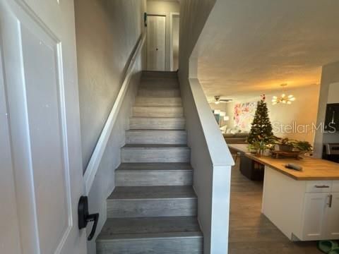 Active With Contract: $1,650 (2 beds, 1 baths, 960 Square Feet)