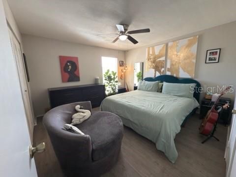 Active With Contract: $1,650 (2 beds, 1 baths, 960 Square Feet)