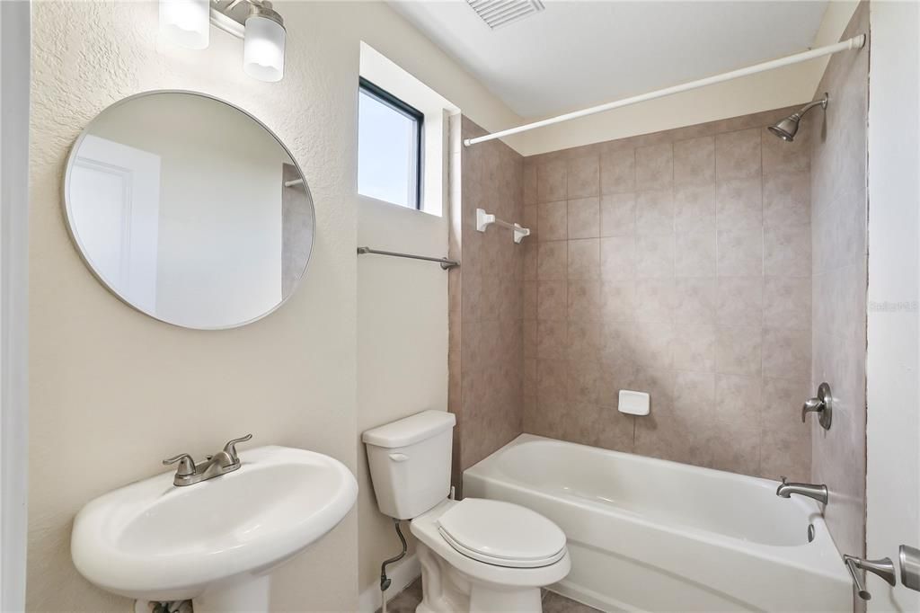 For Sale: $499,900 (3 beds, 3 baths, 2322 Square Feet)