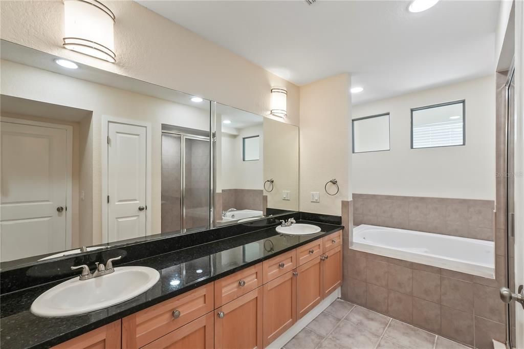 For Sale: $499,900 (3 beds, 3 baths, 2322 Square Feet)