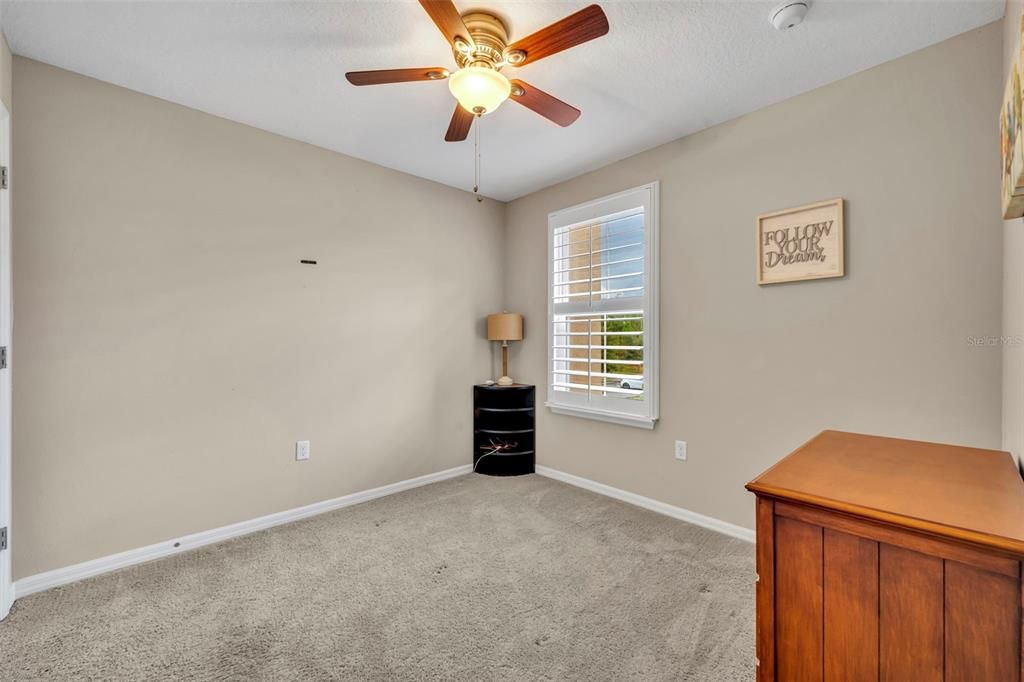 Activo con contrato: $240,000 (3 camas, 2 baños, 1288 Pies cuadrados)