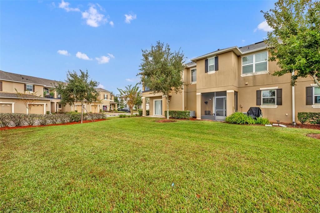 Activo con contrato: $240,000 (3 camas, 2 baños, 1288 Pies cuadrados)