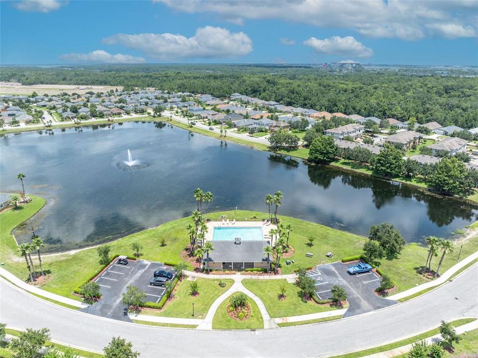 Activo con contrato: $240,000 (3 camas, 2 baños, 1288 Pies cuadrados)