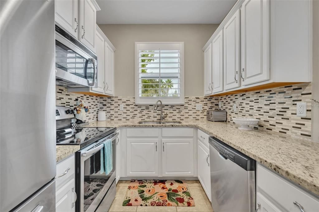 Activo con contrato: $240,000 (3 camas, 2 baños, 1288 Pies cuadrados)