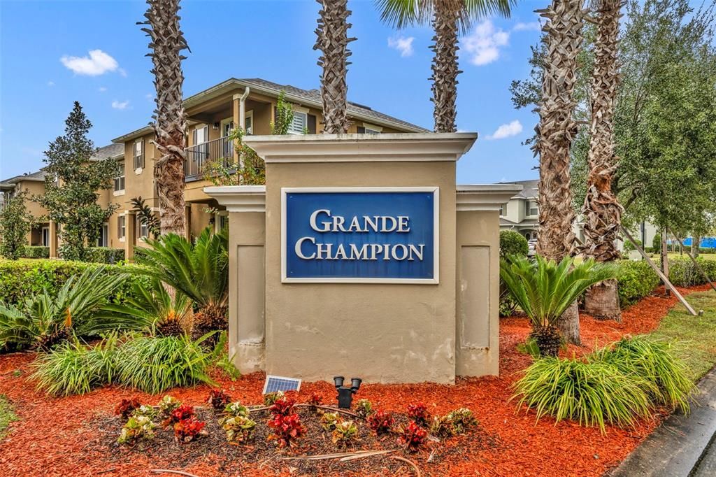 Activo con contrato: $240,000 (3 camas, 2 baños, 1288 Pies cuadrados)