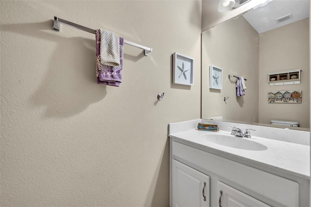 Activo con contrato: $240,000 (3 camas, 2 baños, 1288 Pies cuadrados)