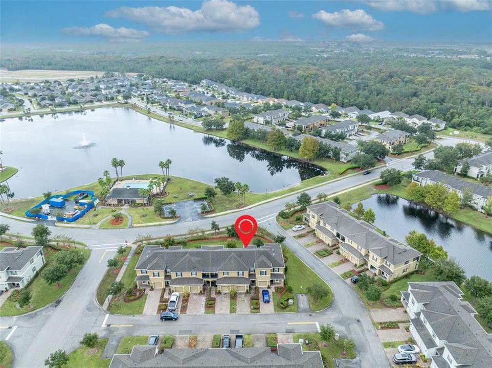 Activo con contrato: $240,000 (3 camas, 2 baños, 1288 Pies cuadrados)