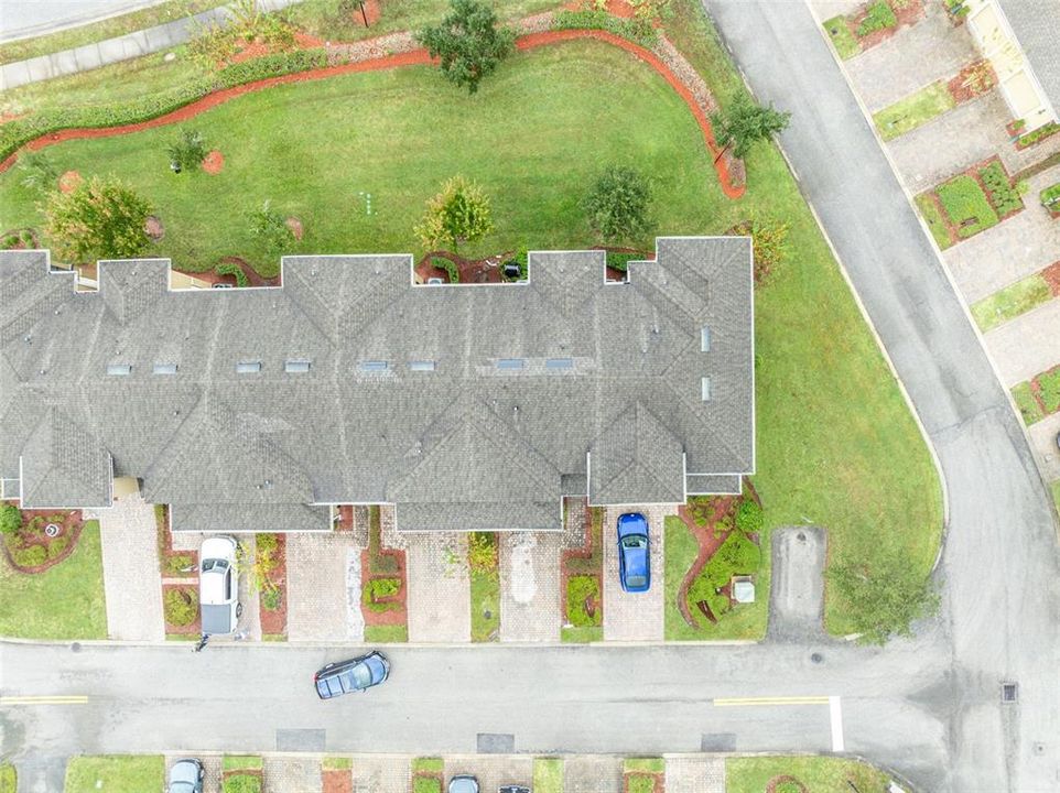 Activo con contrato: $240,000 (3 camas, 2 baños, 1288 Pies cuadrados)