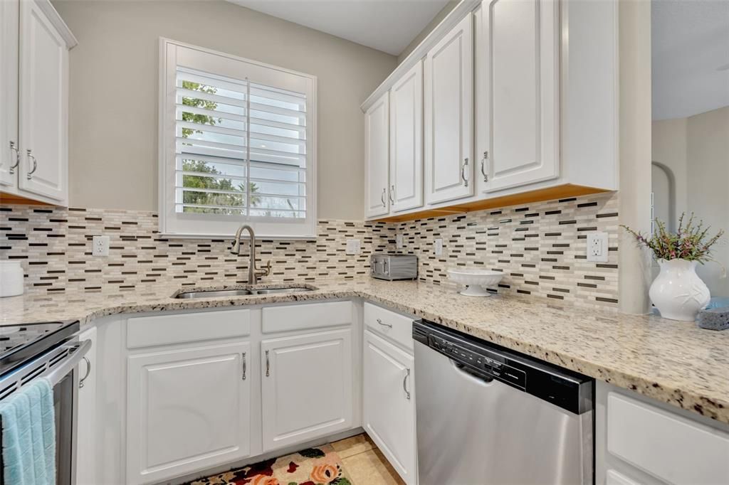 Activo con contrato: $240,000 (3 camas, 2 baños, 1288 Pies cuadrados)