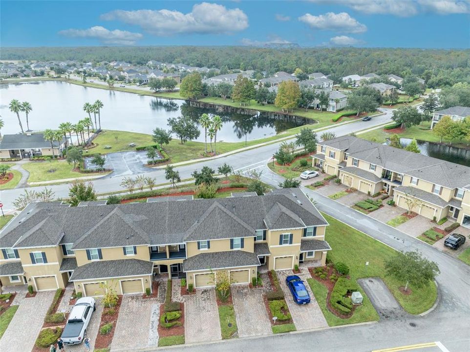 Activo con contrato: $240,000 (3 camas, 2 baños, 1288 Pies cuadrados)