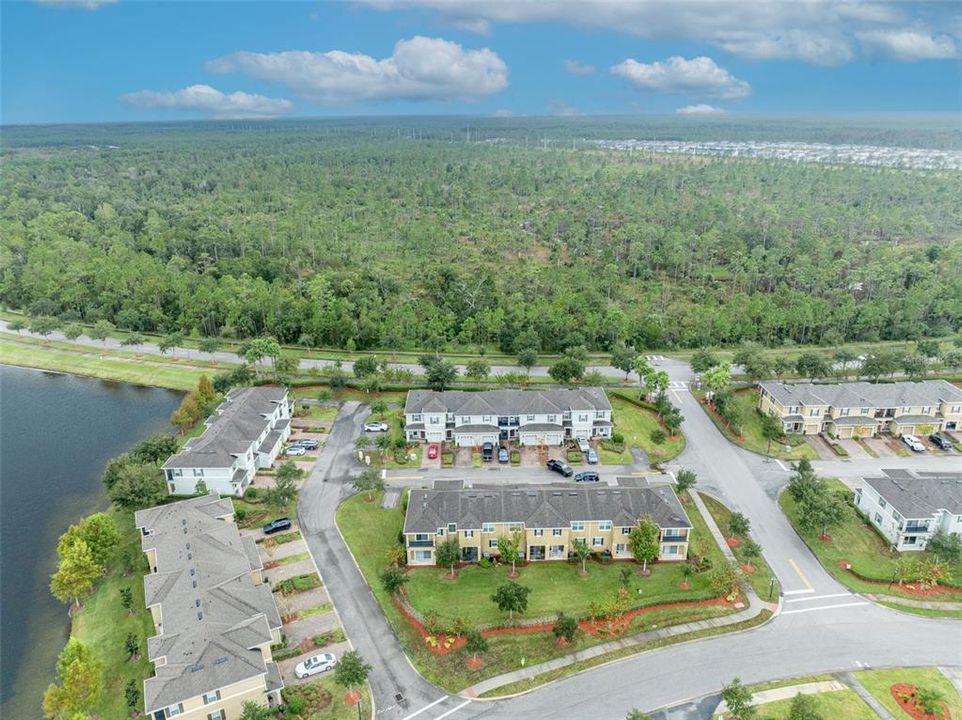 Activo con contrato: $240,000 (3 camas, 2 baños, 1288 Pies cuadrados)