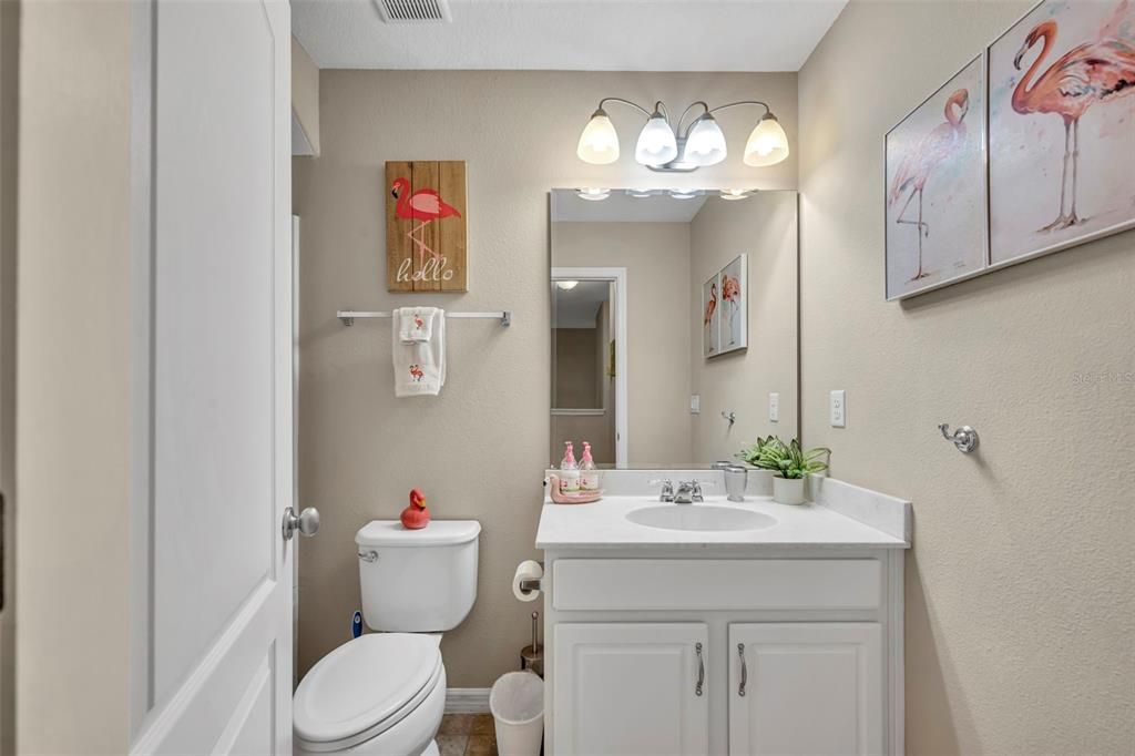 Activo con contrato: $240,000 (3 camas, 2 baños, 1288 Pies cuadrados)