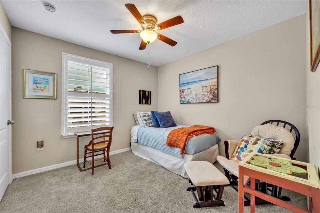 Activo con contrato: $240,000 (3 camas, 2 baños, 1288 Pies cuadrados)