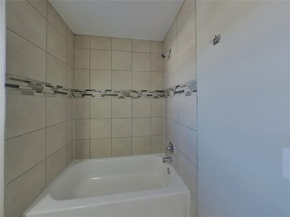 For Rent: $1,849 (4 beds, 2 baths, 1912 Square Feet)