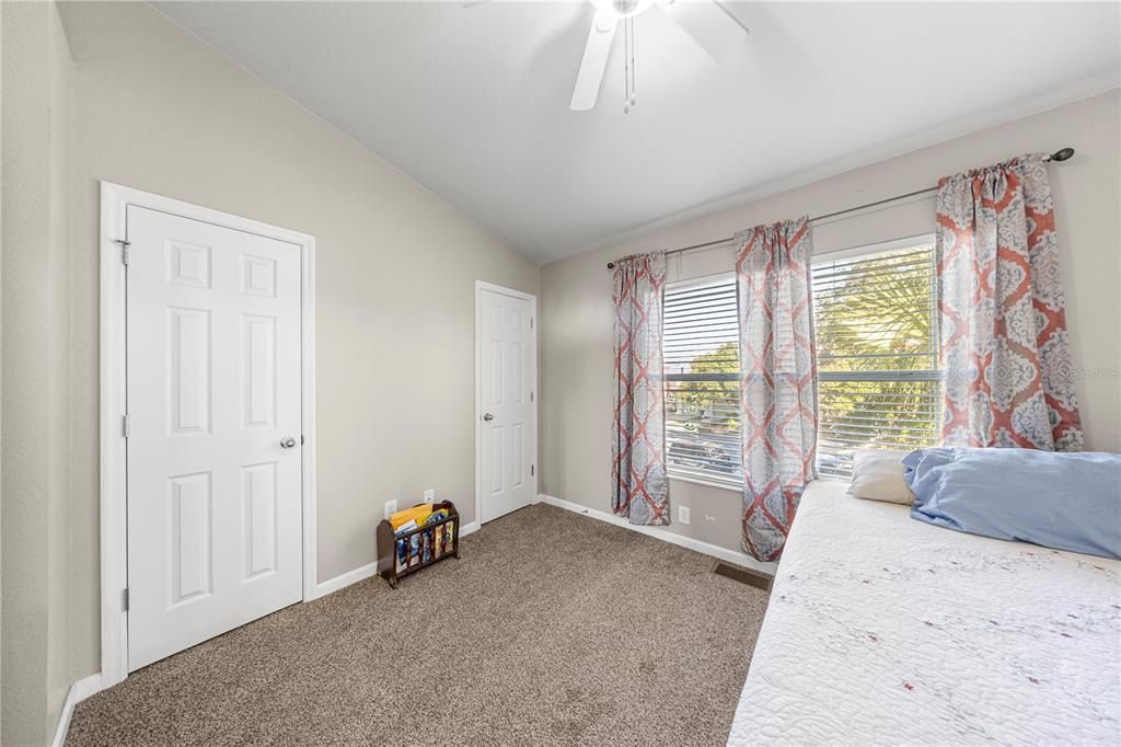 For Sale: $174,900 (2 beds, 2 baths, 1161 Square Feet)