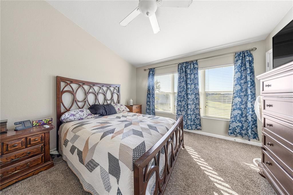 For Sale: $174,900 (2 beds, 2 baths, 1161 Square Feet)