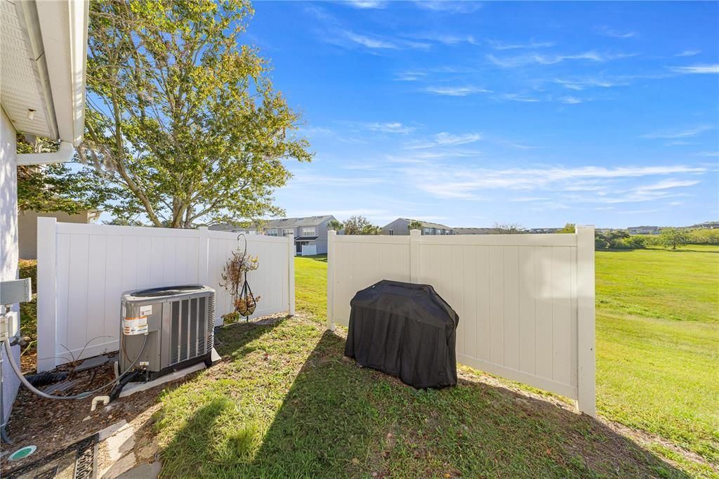 For Sale: $174,900 (2 beds, 2 baths, 1161 Square Feet)