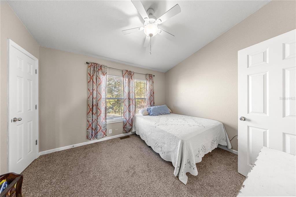 For Sale: $174,900 (2 beds, 2 baths, 1161 Square Feet)