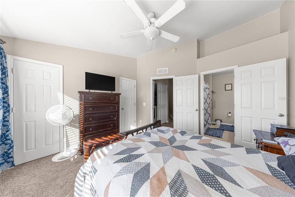 For Sale: $174,900 (2 beds, 2 baths, 1161 Square Feet)