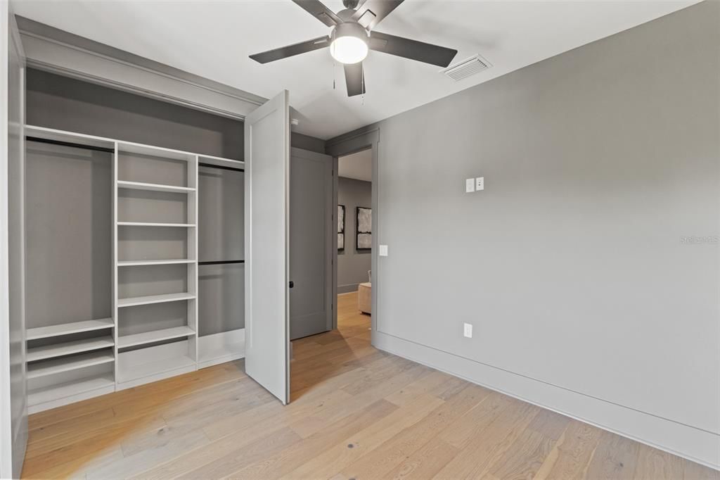 出租: $14,500 (5 贝兹, 5 浴室, 4149 平方英尺)