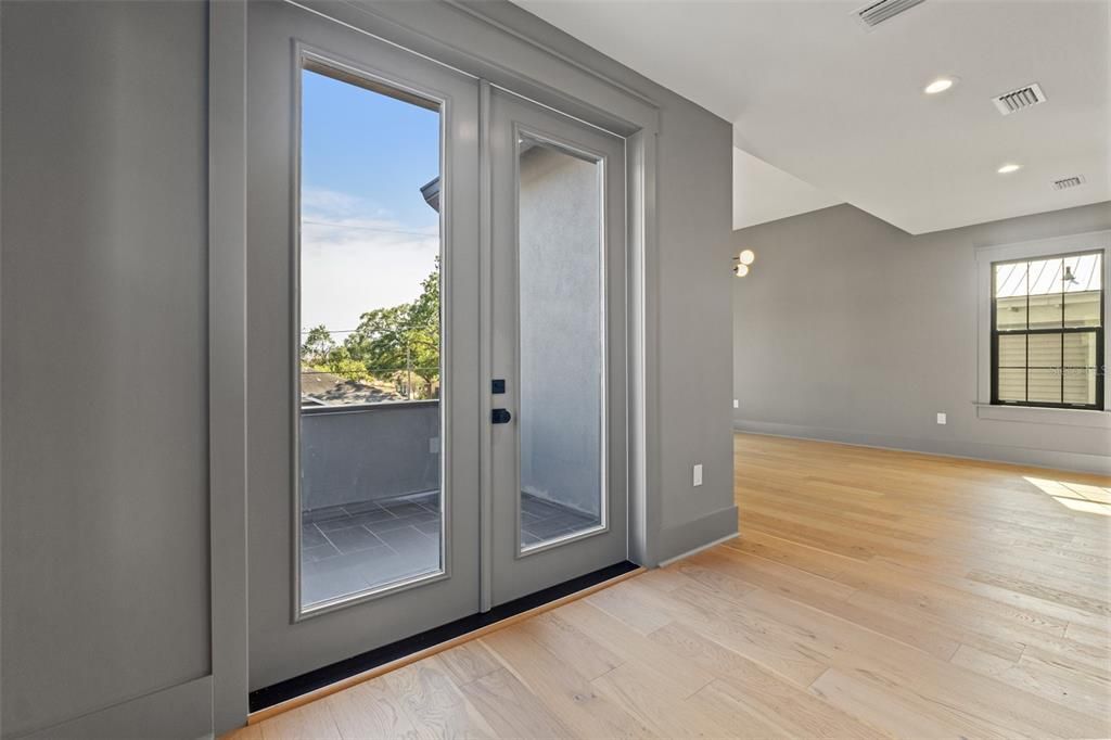 出租: $14,500 (5 贝兹, 5 浴室, 4149 平方英尺)