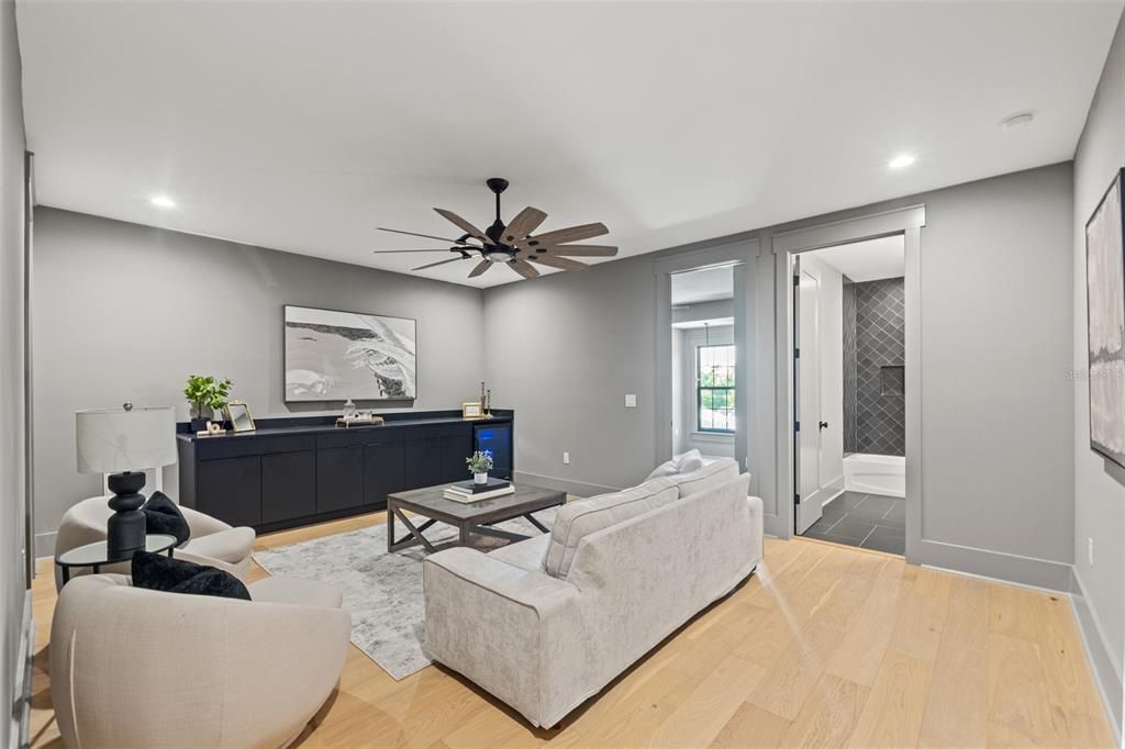 出租: $14,500 (5 贝兹, 5 浴室, 4149 平方英尺)