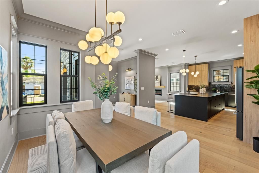 出租: $14,500 (5 贝兹, 5 浴室, 4149 平方英尺)