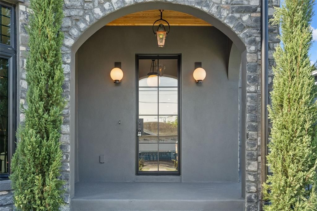 出租: $14,500 (5 贝兹, 5 浴室, 4149 平方英尺)