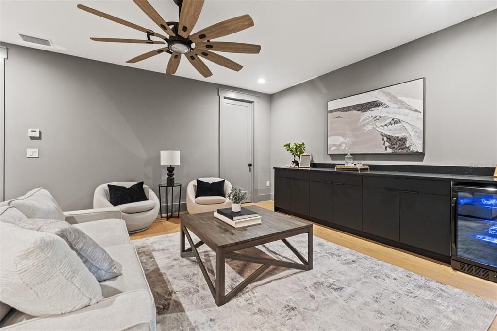 出租: $14,500 (5 贝兹, 5 浴室, 4149 平方英尺)