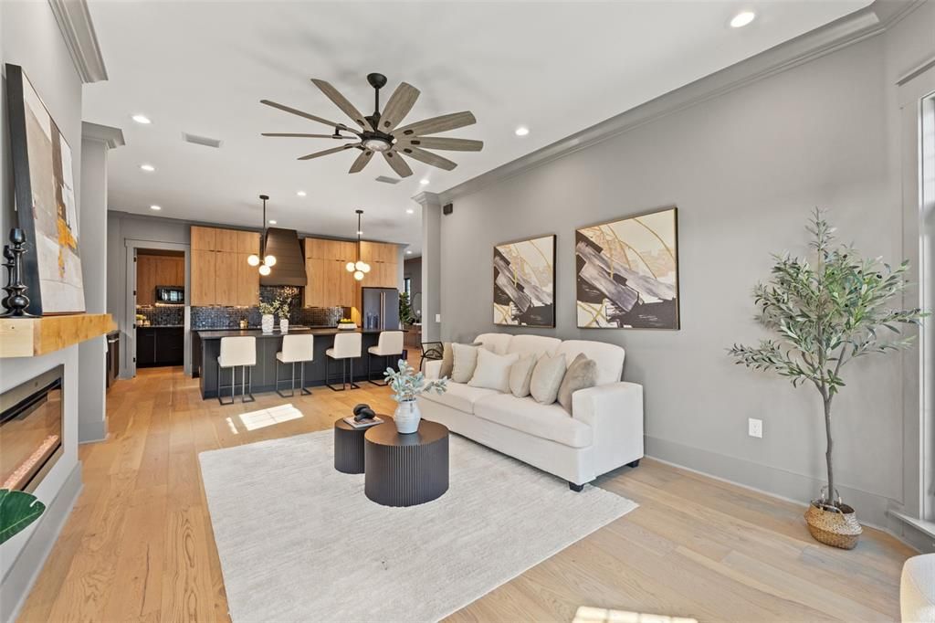 出租: $14,500 (5 贝兹, 5 浴室, 4149 平方英尺)