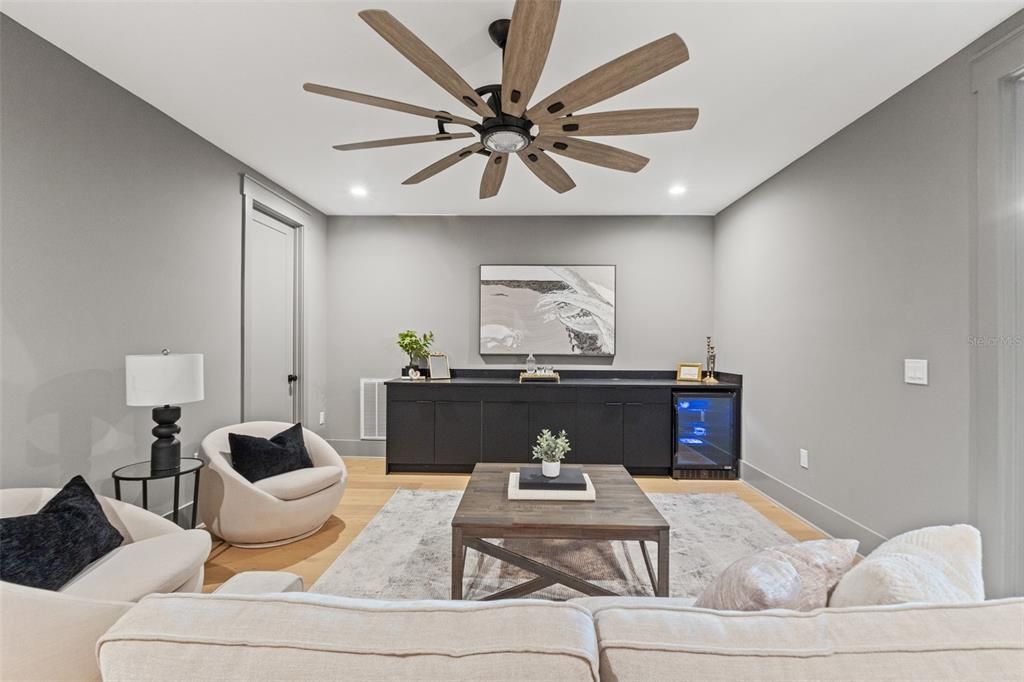 出租: $14,500 (5 贝兹, 5 浴室, 4149 平方英尺)