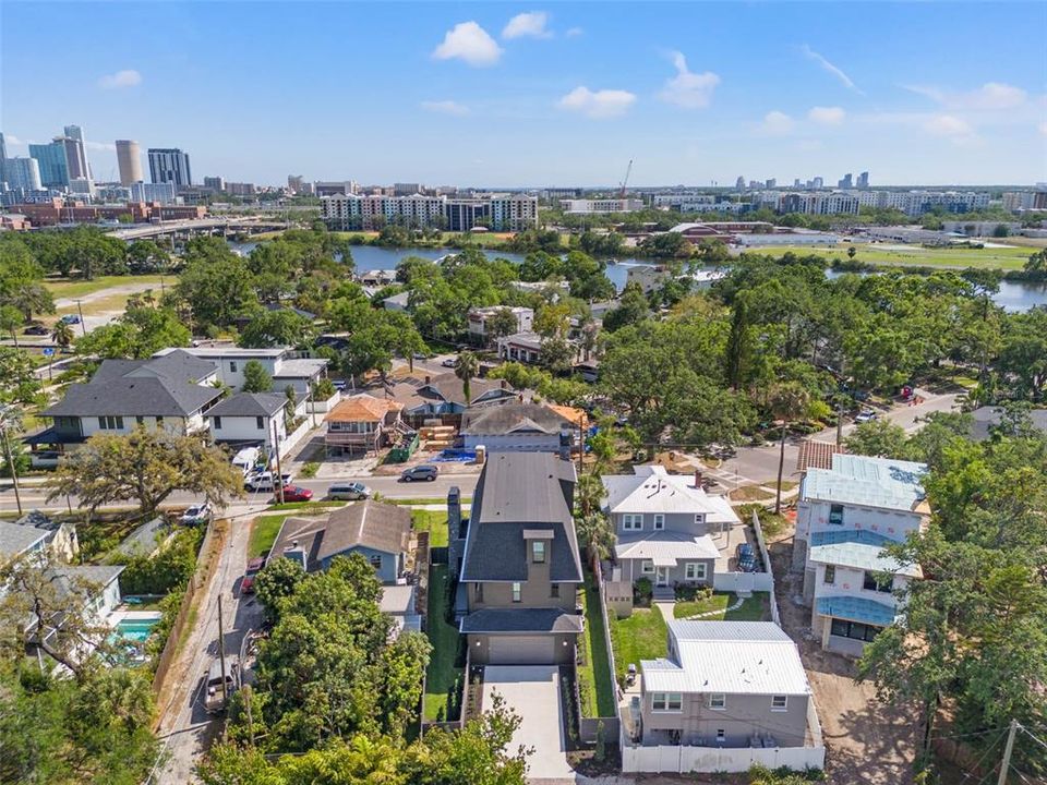 出租: $14,500 (5 贝兹, 5 浴室, 4149 平方英尺)