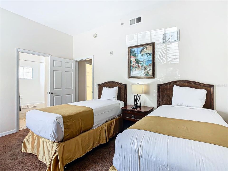 For Sale: $205,000 (2 beds, 2 baths, 1445 Square Feet)