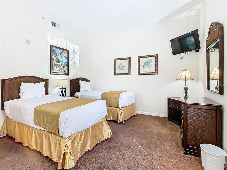 For Sale: $205,000 (2 beds, 2 baths, 1445 Square Feet)