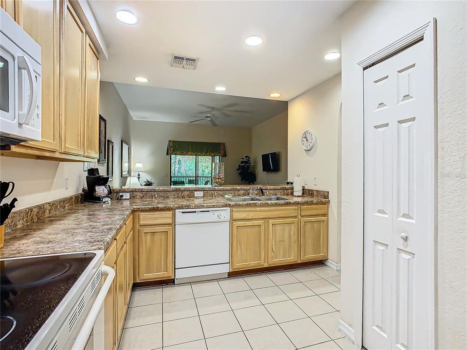 For Sale: $205,000 (2 beds, 2 baths, 1445 Square Feet)