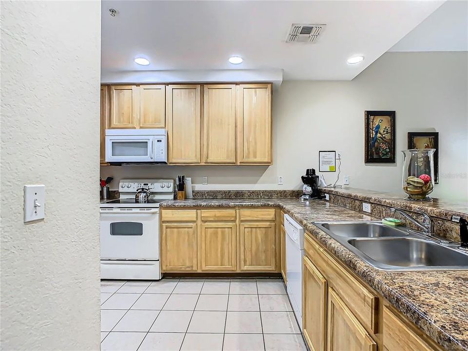 For Sale: $205,000 (2 beds, 2 baths, 1445 Square Feet)