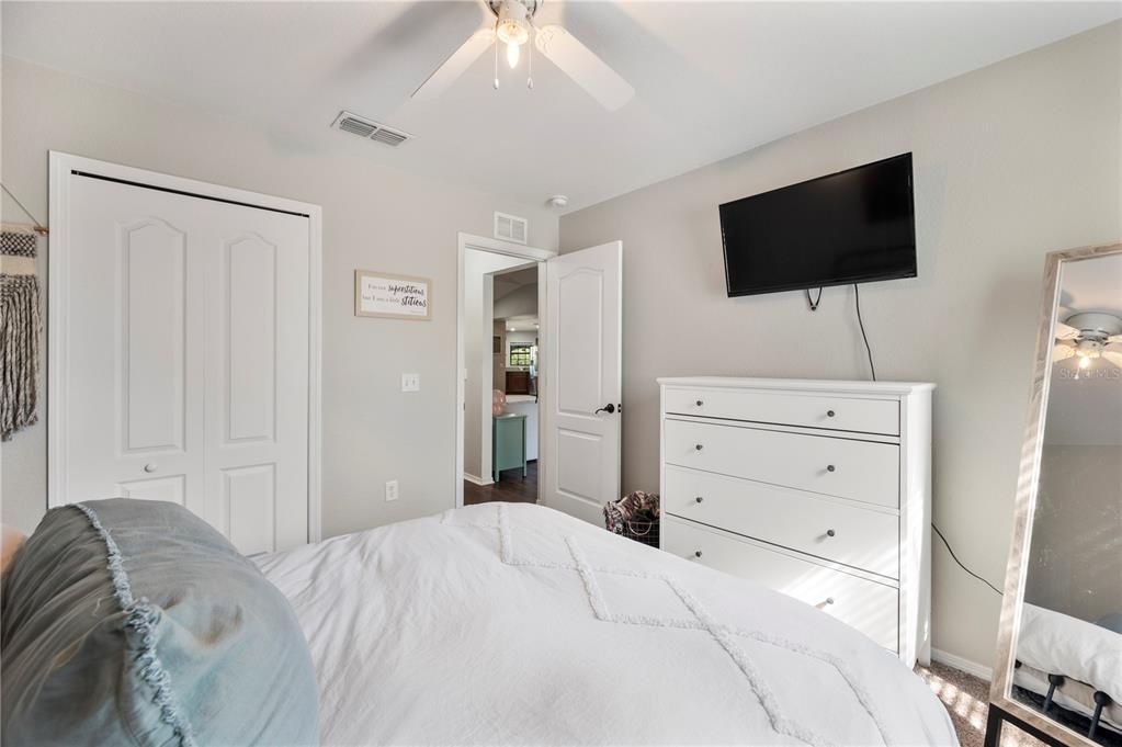 Active With Contract: $347,900 (3 beds, 2 baths, 1430 Square Feet)