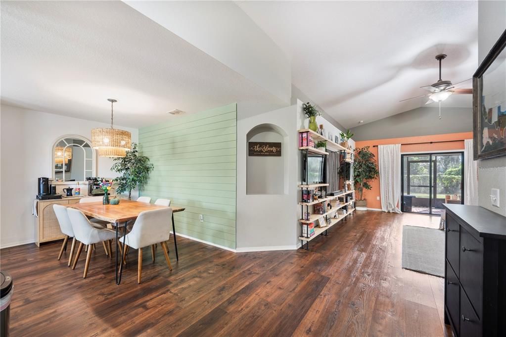 Active With Contract: $347,900 (3 beds, 2 baths, 1430 Square Feet)