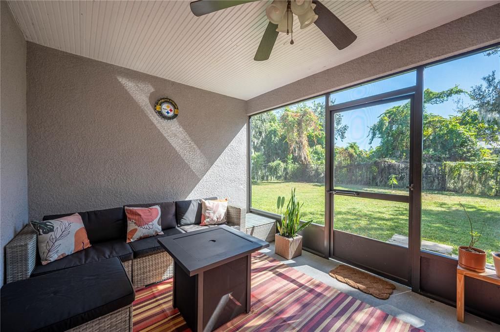 Active With Contract: $347,900 (3 beds, 2 baths, 1430 Square Feet)