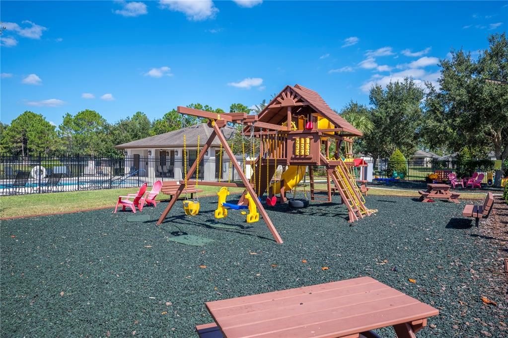 Active With Contract: $347,900 (3 beds, 2 baths, 1430 Square Feet)