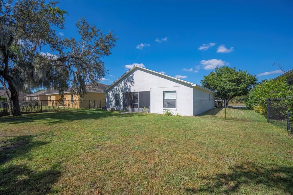 Active With Contract: $347,900 (3 beds, 2 baths, 1430 Square Feet)