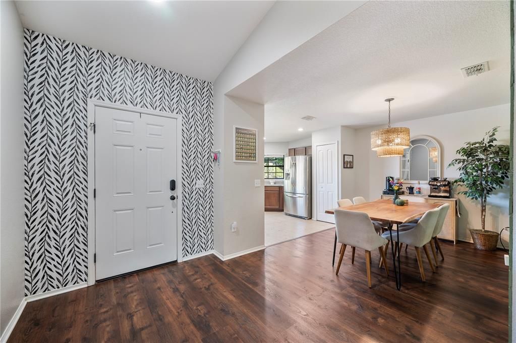 Active With Contract: $347,900 (3 beds, 2 baths, 1430 Square Feet)