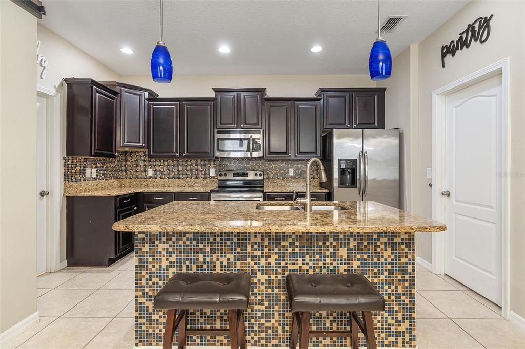 待售: $369,000 (3 贝兹, 2 浴室, 2008 平方英尺)