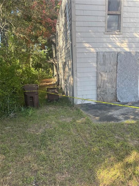 For Sale: $160,000 (8 beds, 4 baths, 3180 Square Feet)