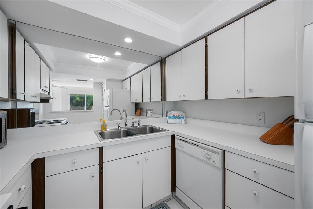 Activo con contrato: $349,900 (1 camas, 1 baños, 760 Pies cuadrados)