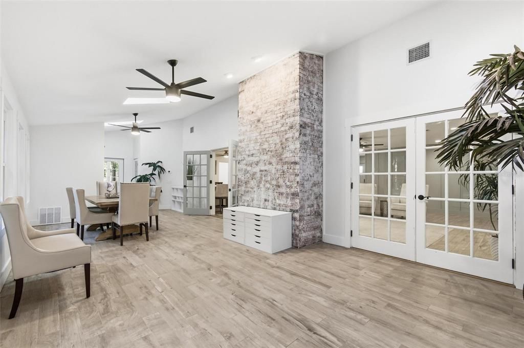 待售: $739,900 (3 贝兹, 2 浴室, 2400 平方英尺)