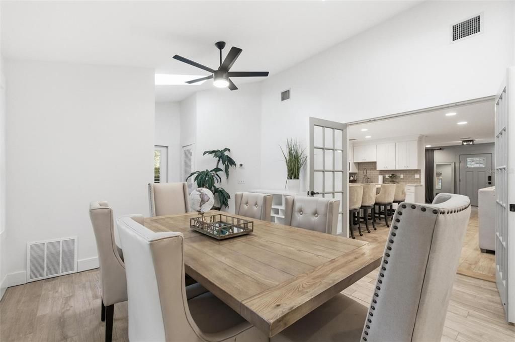 待售: $739,900 (3 贝兹, 2 浴室, 2400 平方英尺)