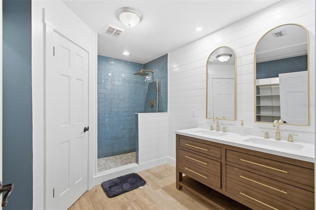 待售: $739,900 (3 贝兹, 2 浴室, 2400 平方英尺)