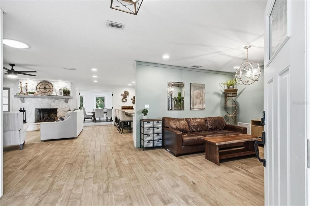 待售: $739,900 (3 贝兹, 2 浴室, 2400 平方英尺)