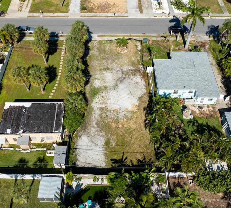 待售: $350,000 (0.11 acres)